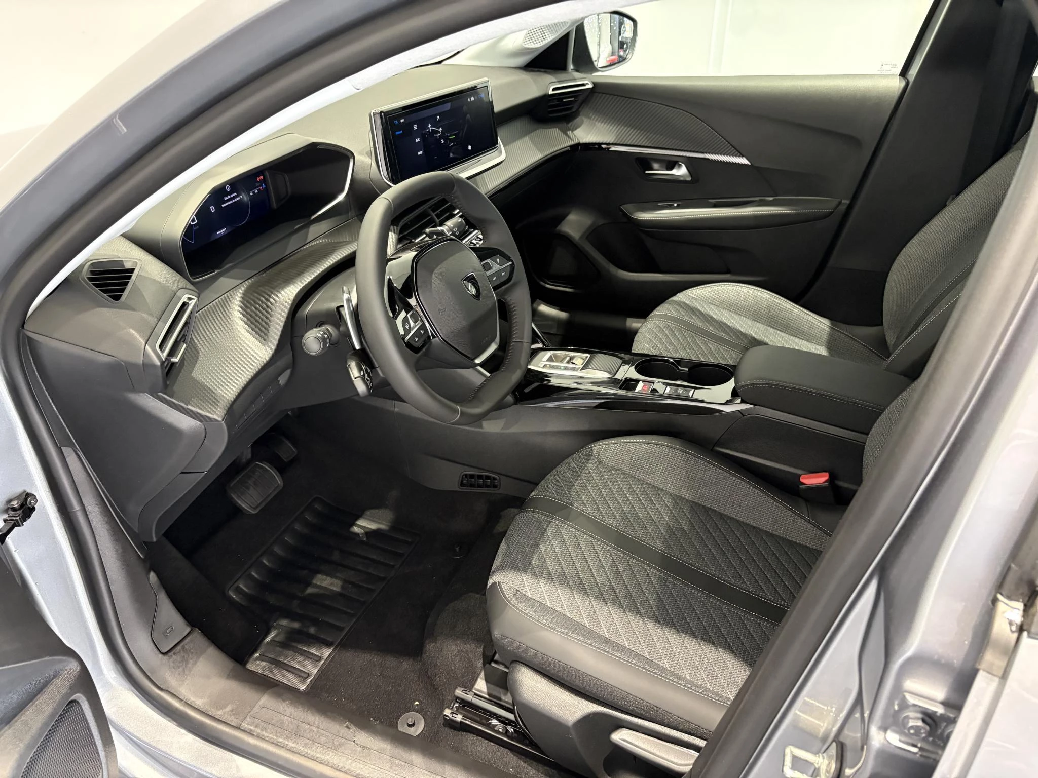 Peugeot 208 1.2 Hybrid 110 e-DCS6 Allure