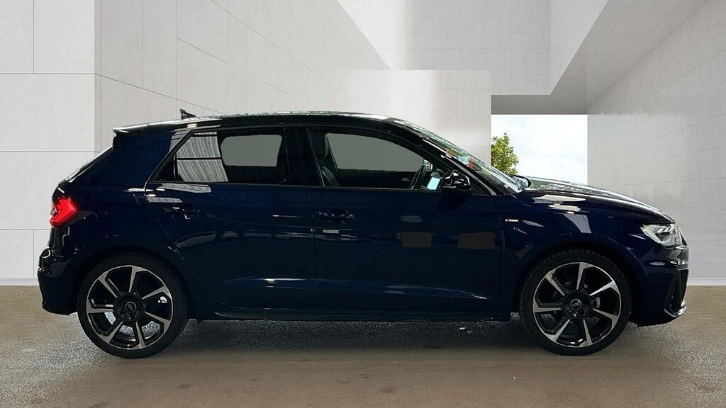Audi-A1 Sportback-image-5