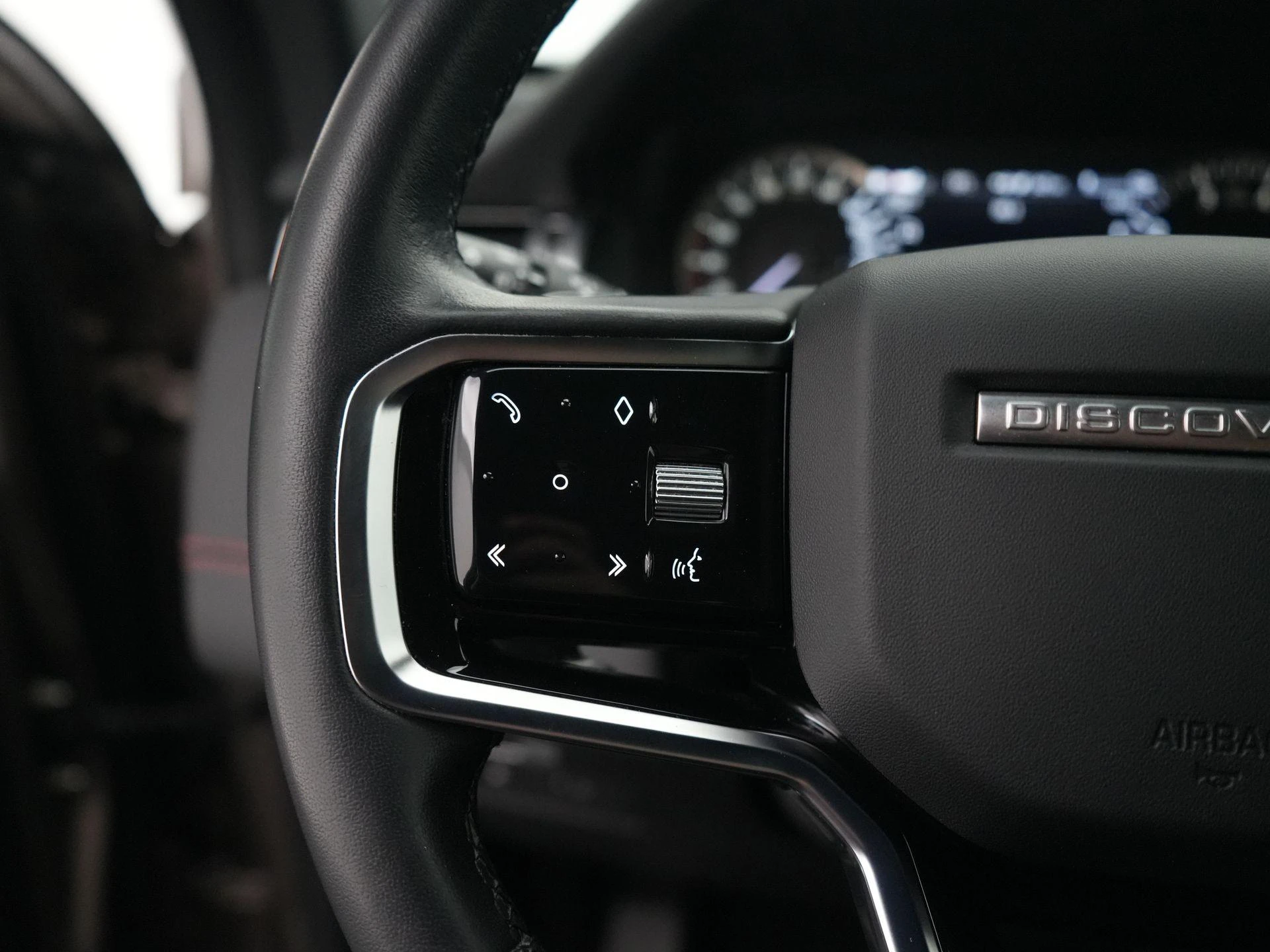 Land Rover-Discovery Sport-image-14