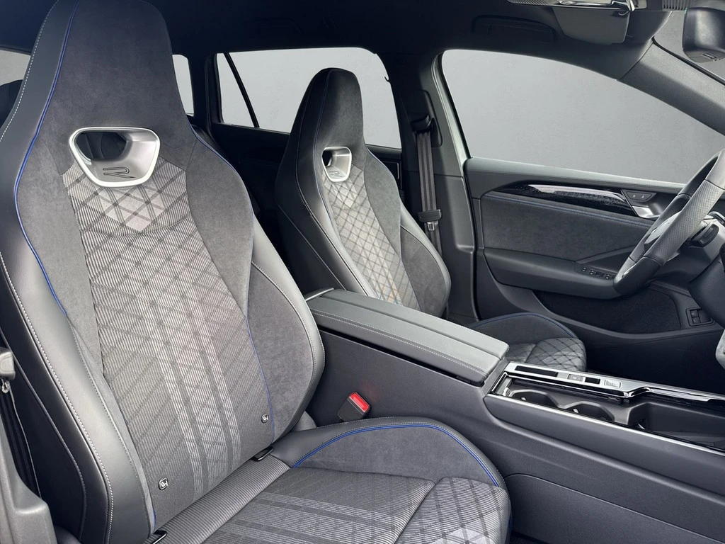 Volkswagen-Passat-image-12