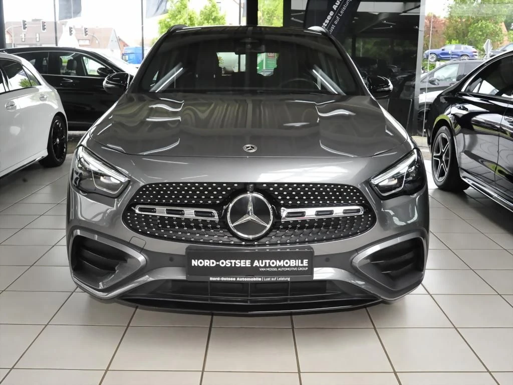 Mercedes-Benz-GLA 200 d-image-3