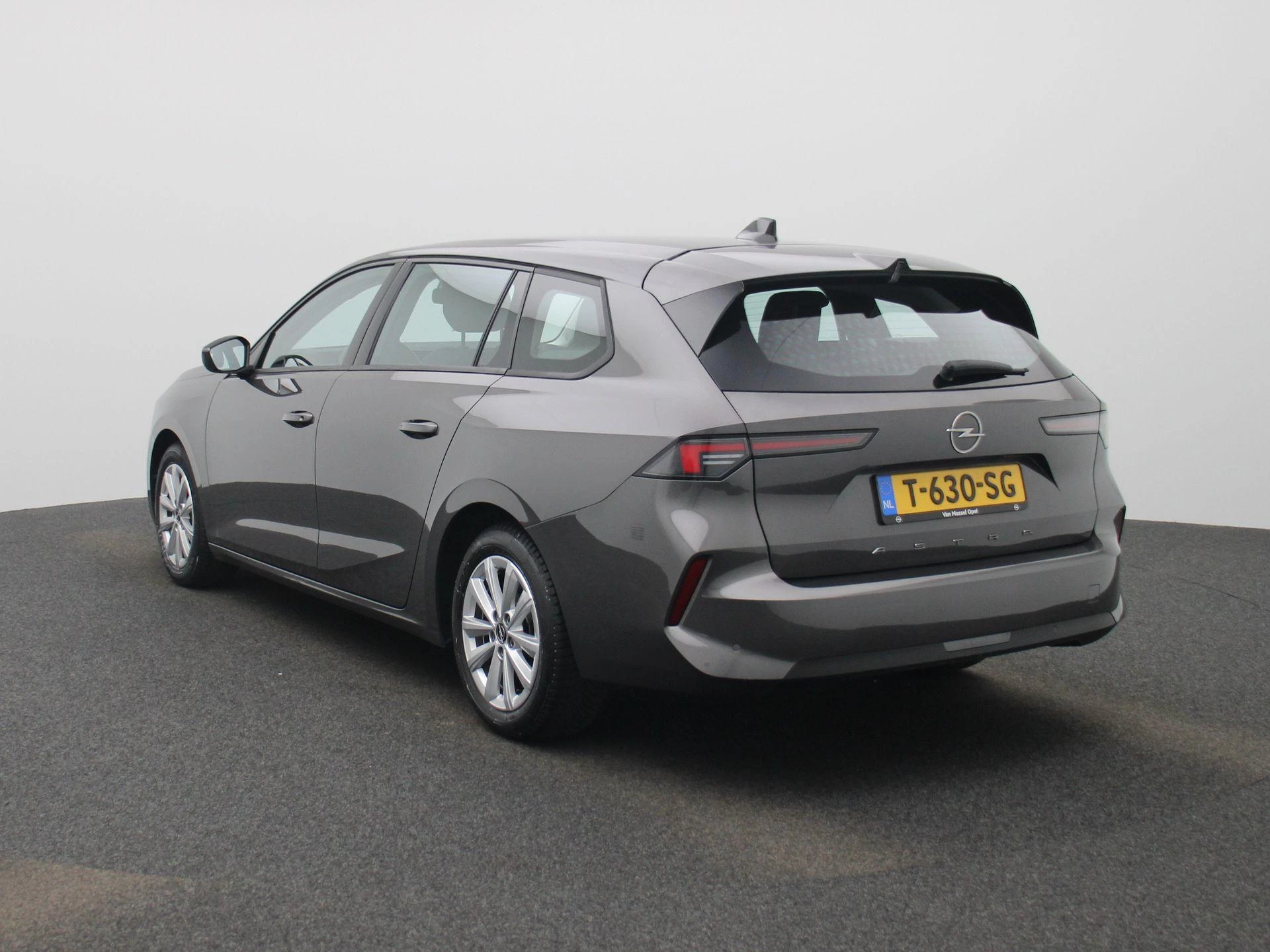 Opel-Astra-image-1