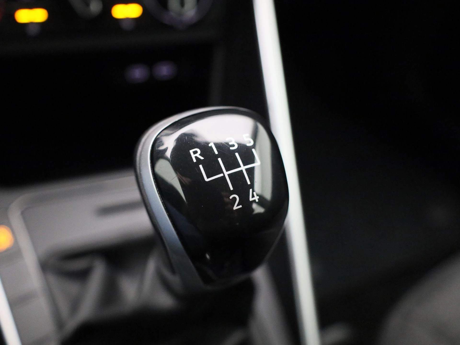 Volkswagen-Polo-image-18