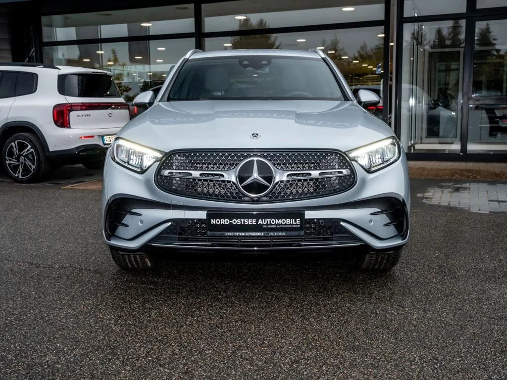 Mercedes-Benz-GLC 300 d-image-3