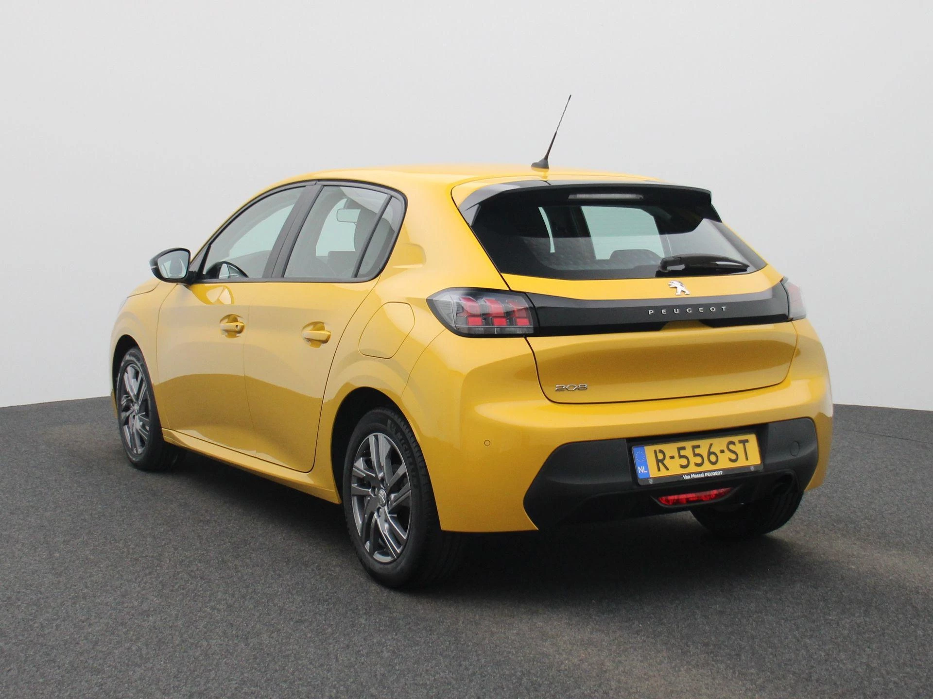 Peugeot-208-image-1
