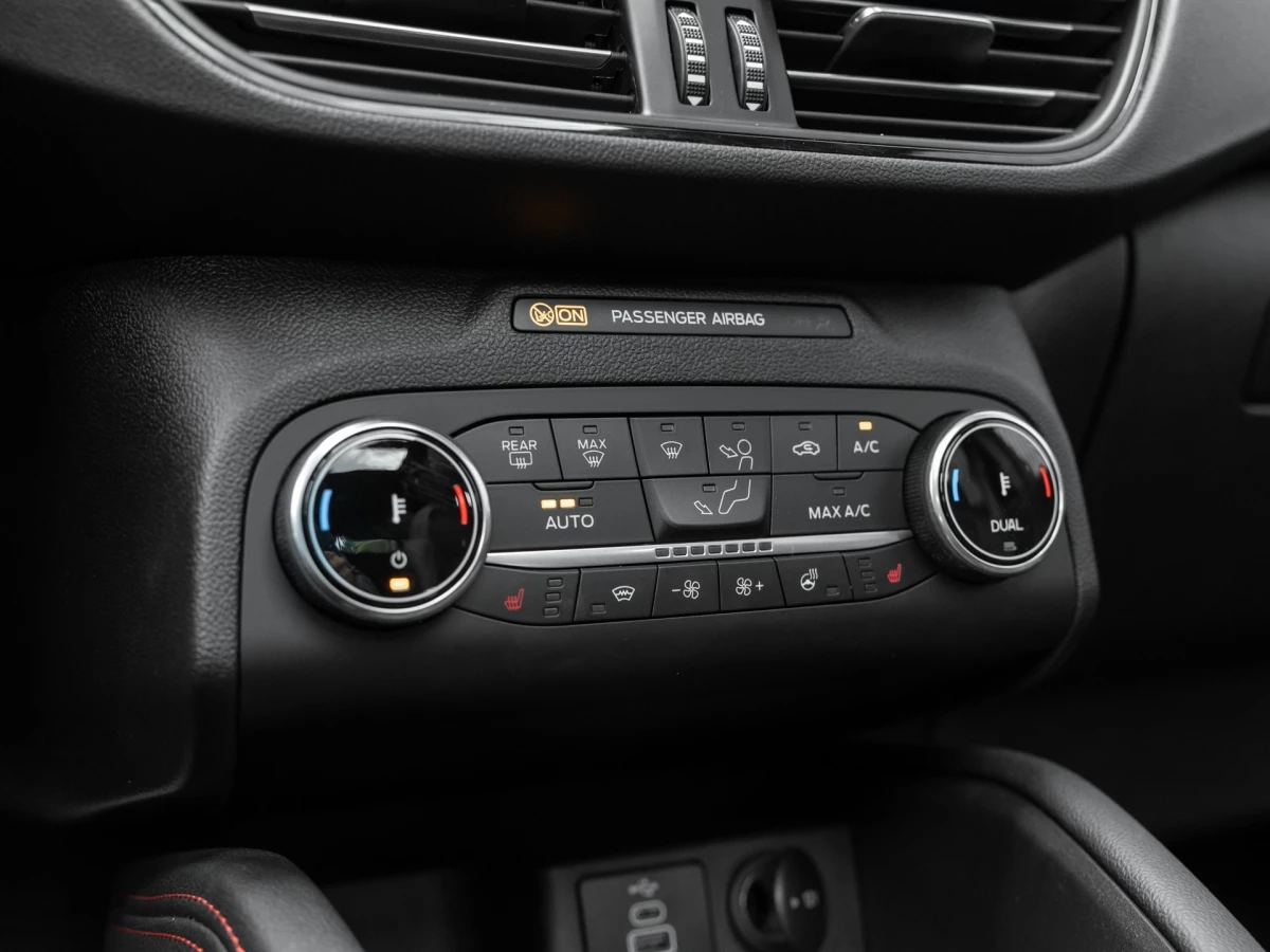 Ford Kuga ST-Line X*PANO*AHK*KAM*ACC*NAVI*SOUND-SYS. LED Pano SHZ 4xSHZ