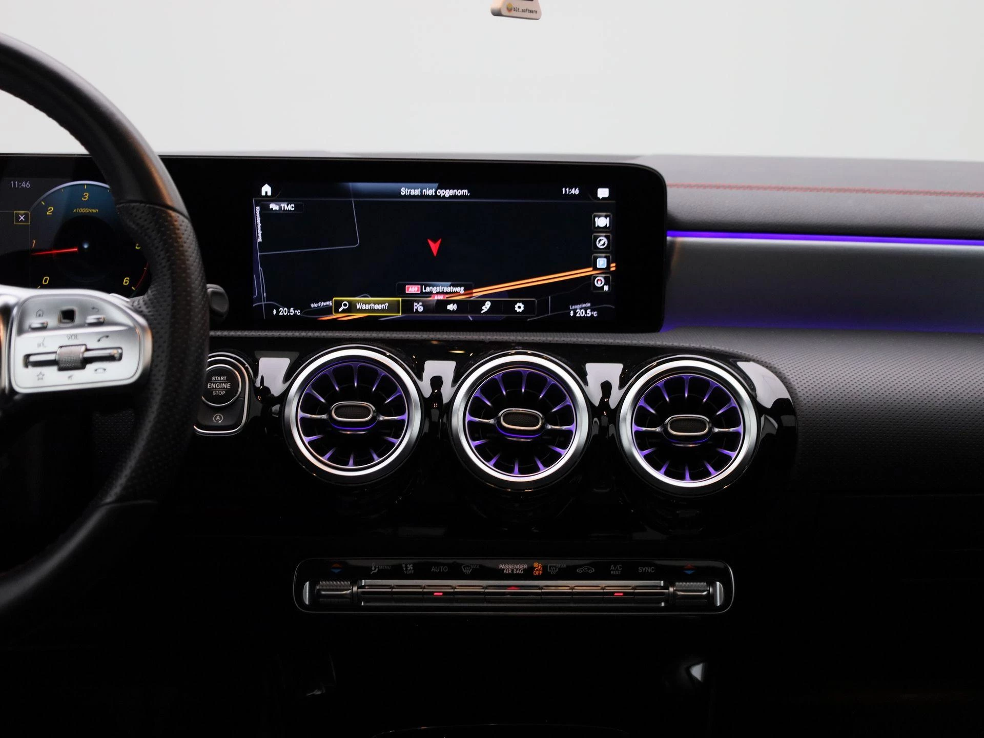 Mercedes-Benz CLA 180 d AMG Line Shooting Brake + CARPLAY + PANO DAK + TREKHAAK + MEMORY SEATS +