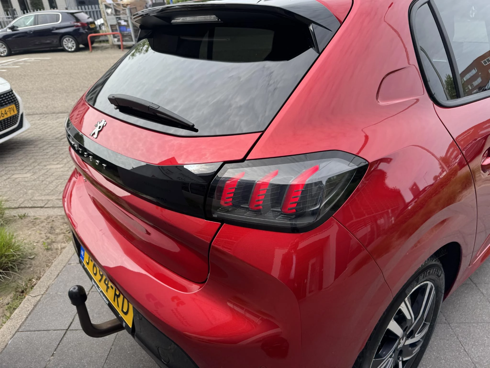 Peugeot-208-image-9