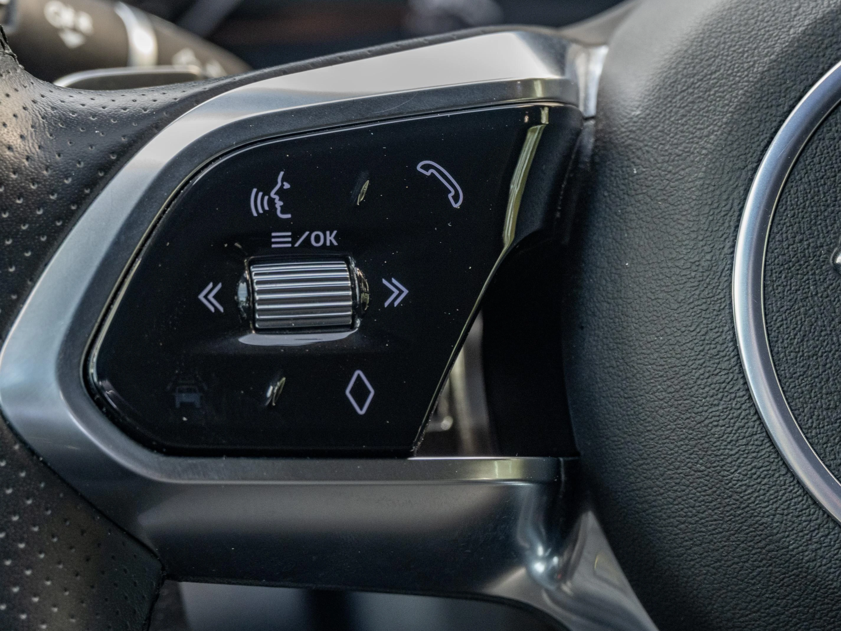 Jaguar E-PACE P300e R-Dynamic S