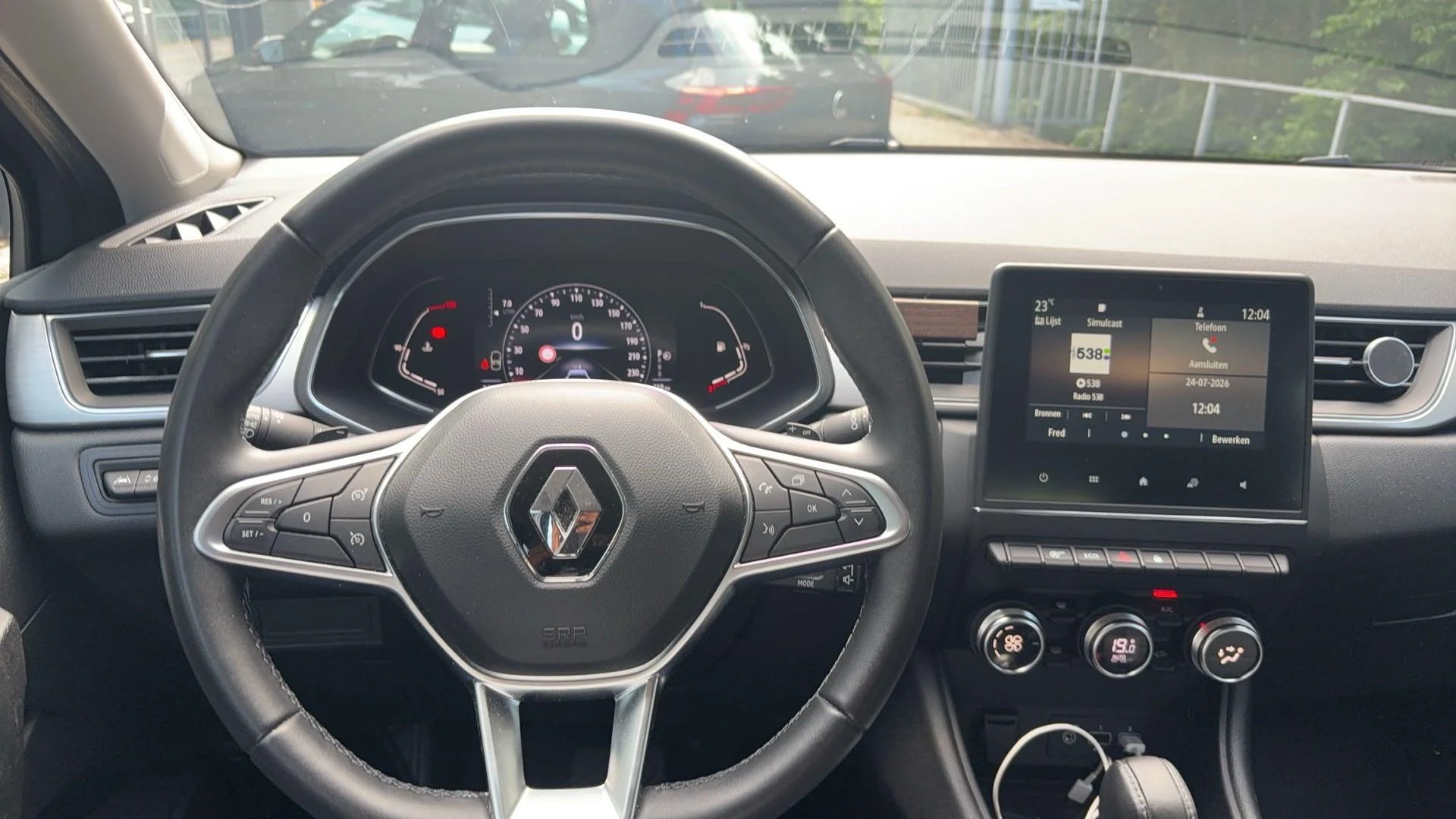 Renault-Captur-image-19