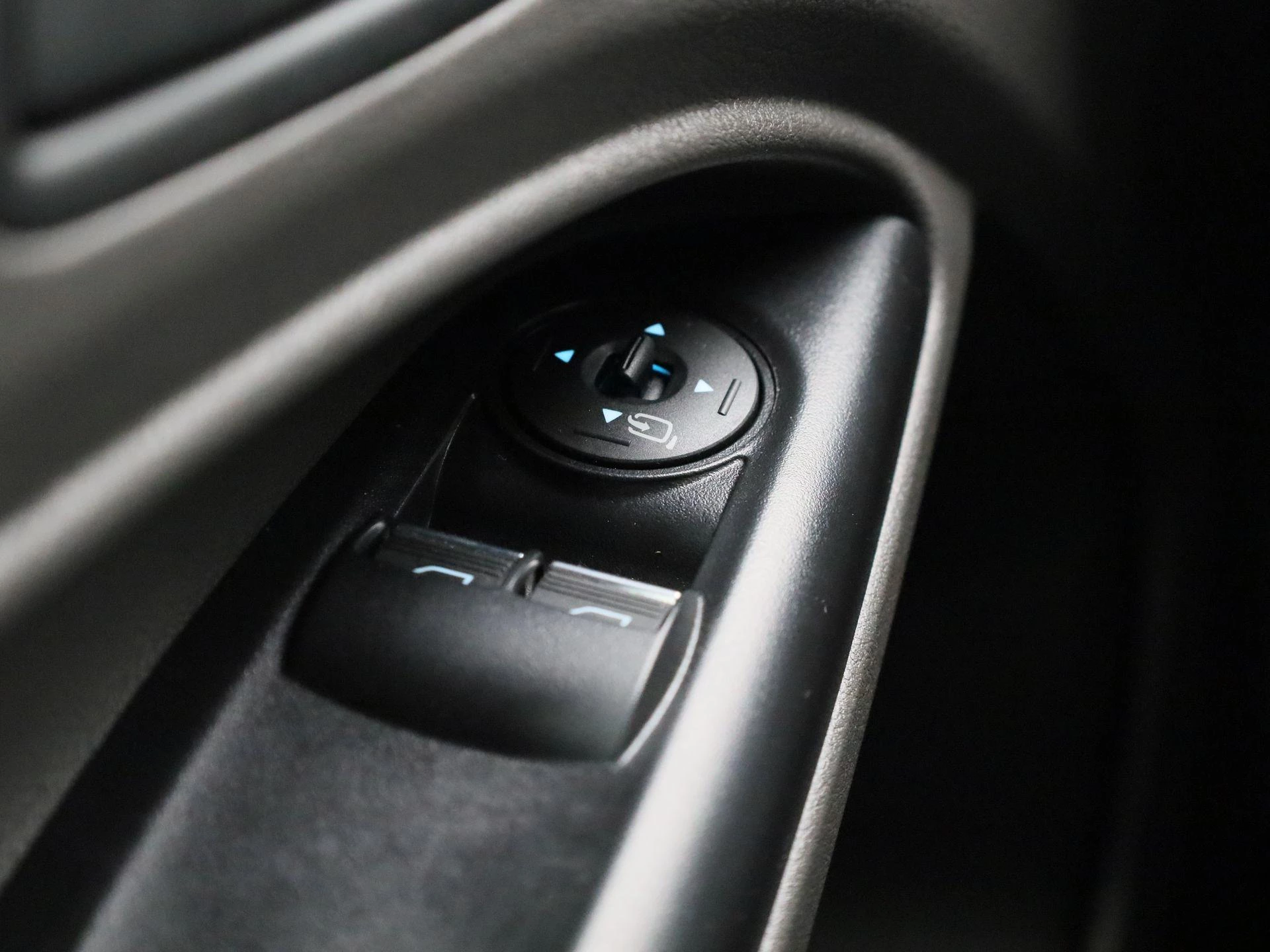 Ford-Transit Connect-image-32