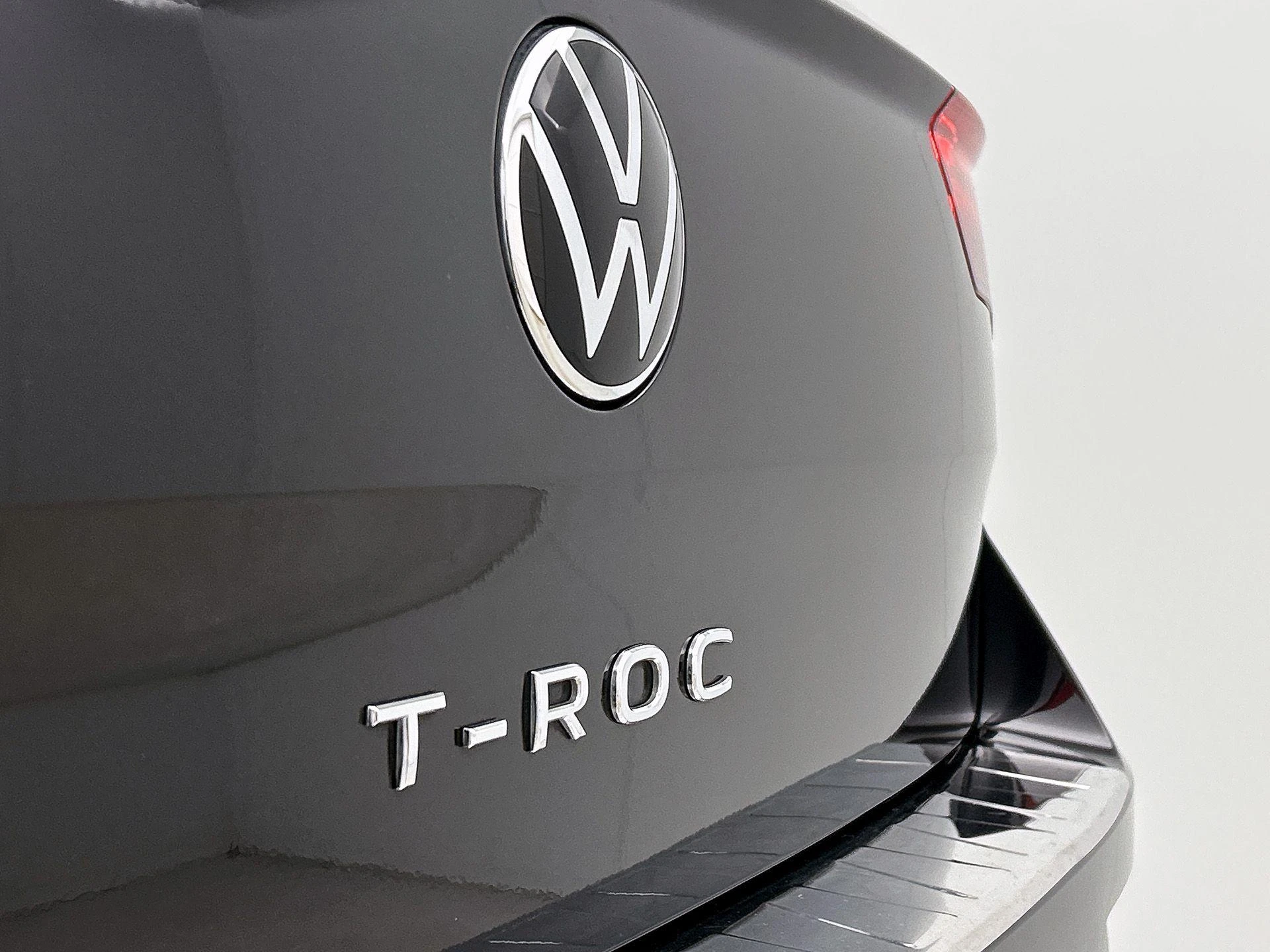 Volkswagen-T-Roc-image-25