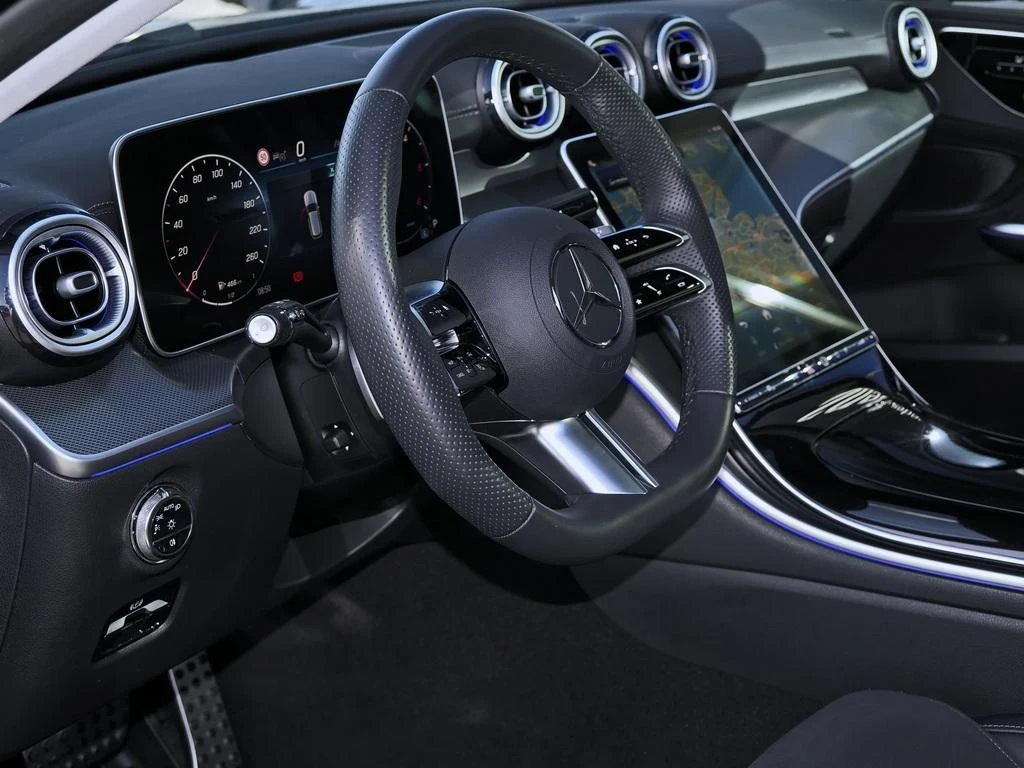 Mercedes-Benz-C-Klasse 220-image-9
