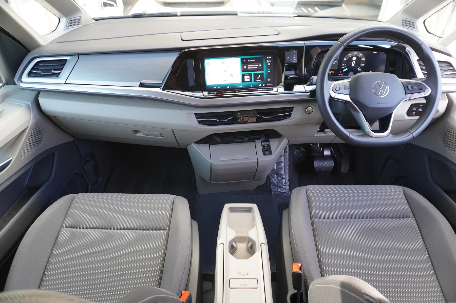 Volkswagen-Multivan-image-7
