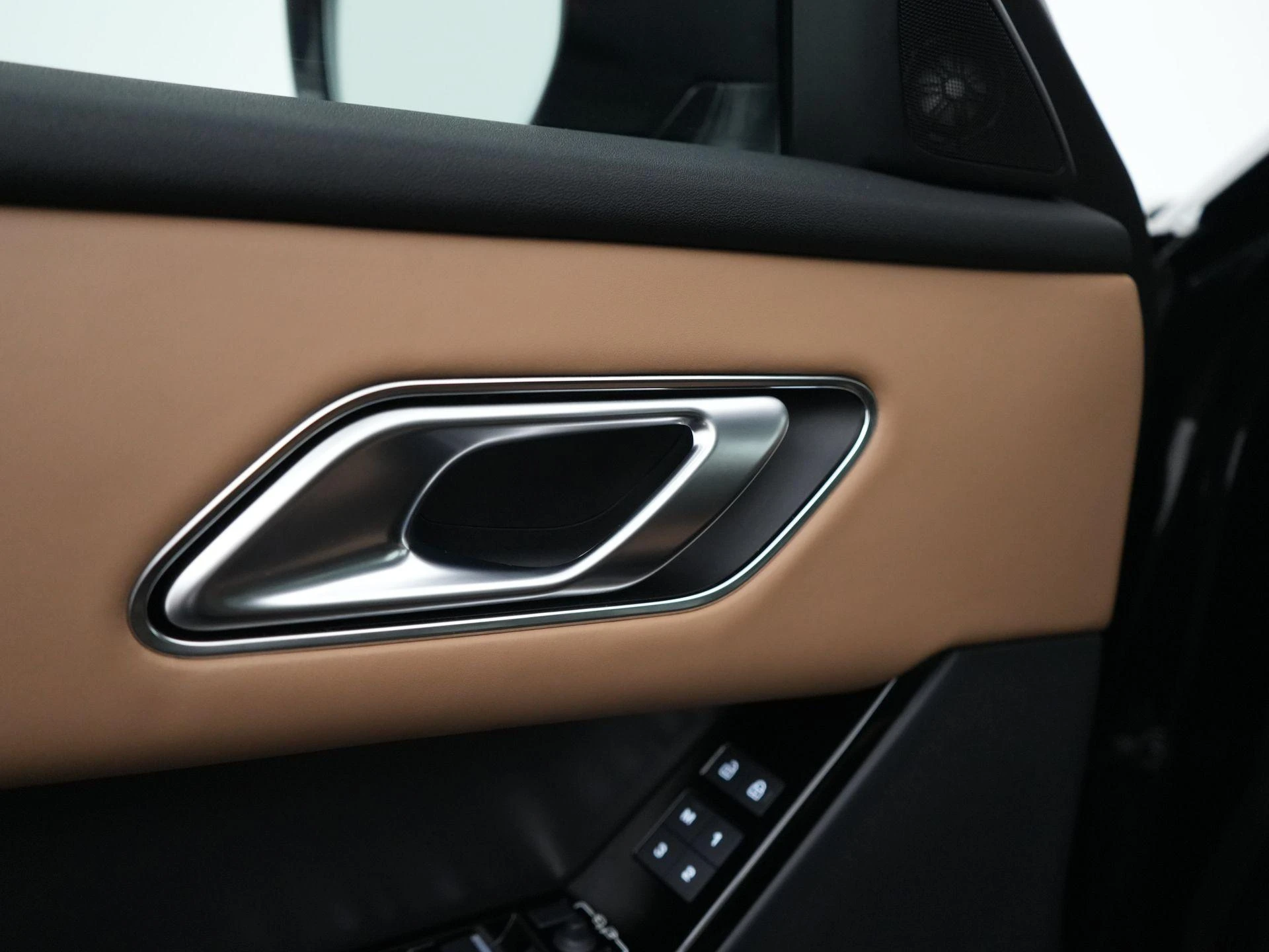 Land Rover-Range Rover Velar-image-40