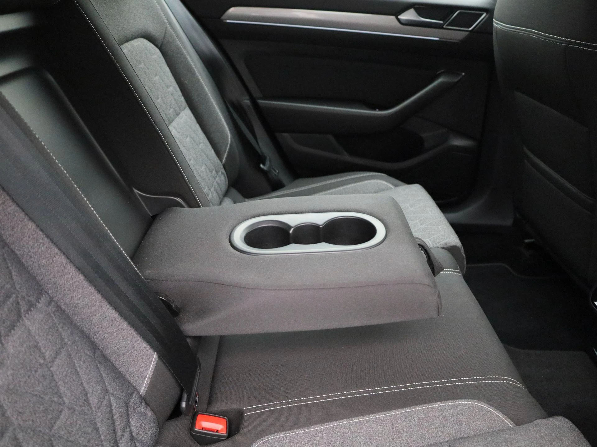 Volkswagen-Passat-image-38