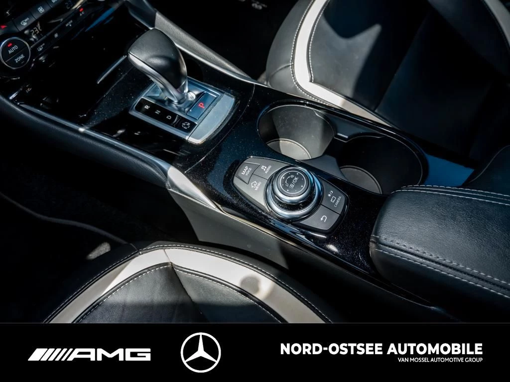 Infiniti Q30 2.0t SPORT AWD TEMPOMAT LED SHZ