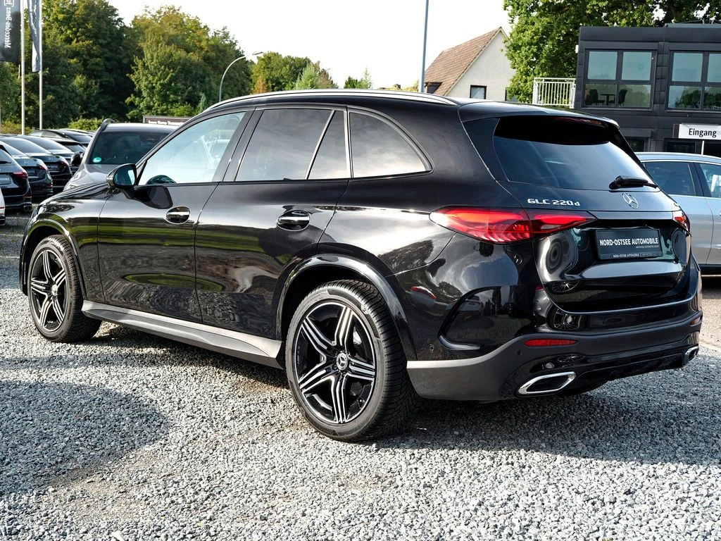 Mercedes-Benz-GLC 220 d-image-5