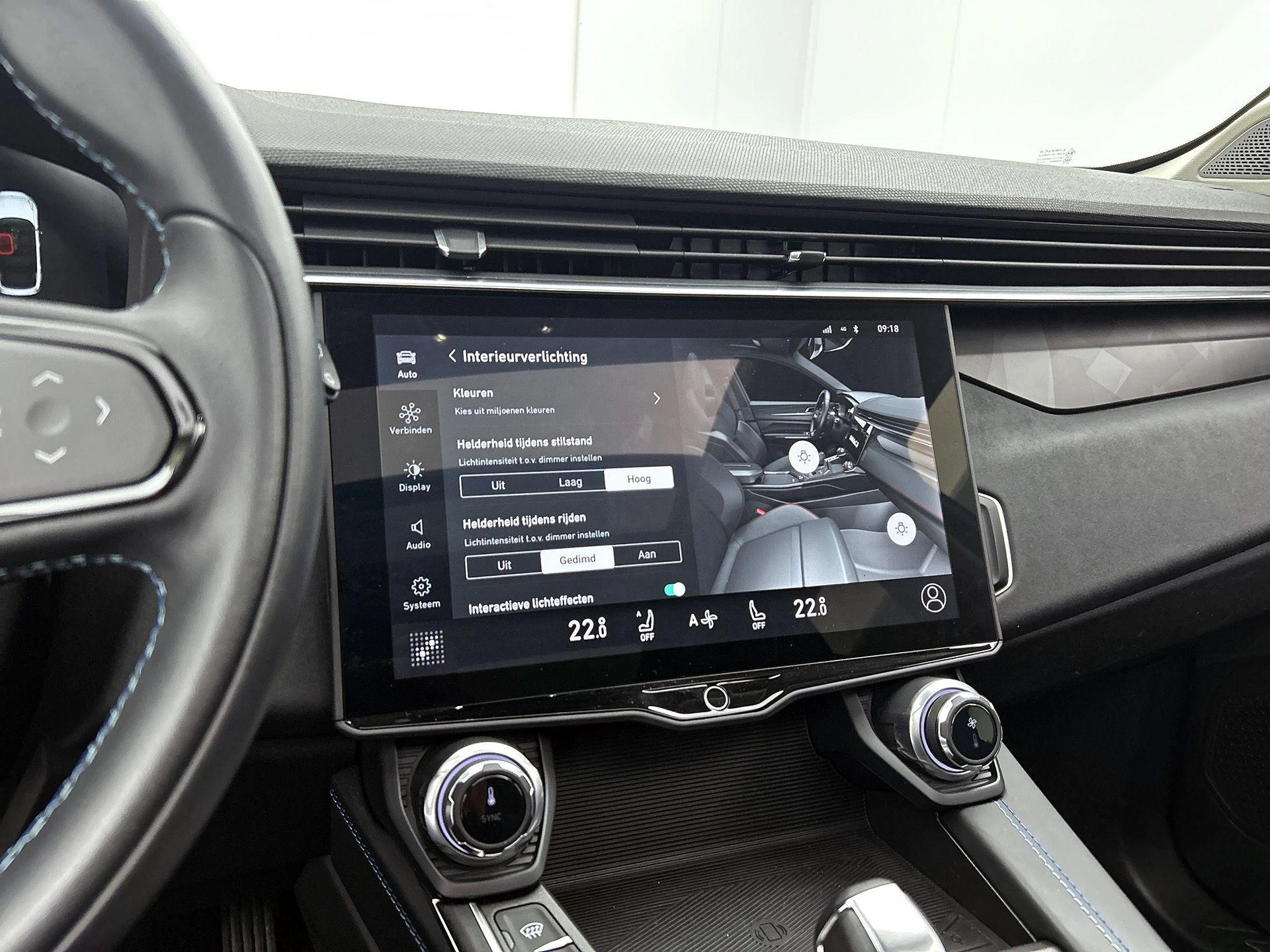 Lynk & Co-01-image-37