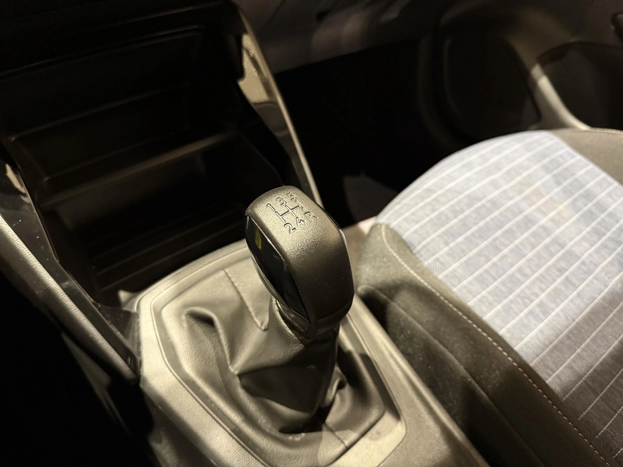 Peugeot-208-image-15