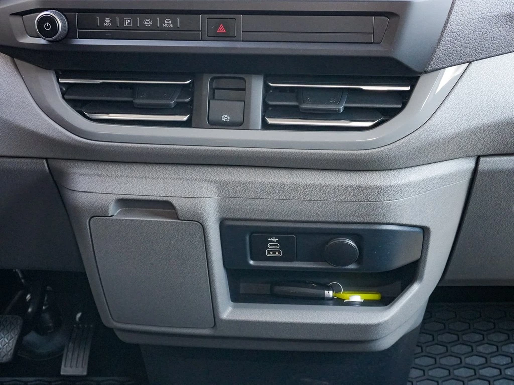 Volkswagen Caravelle T7 2.0 TDI DSG Life Navi, AHK
