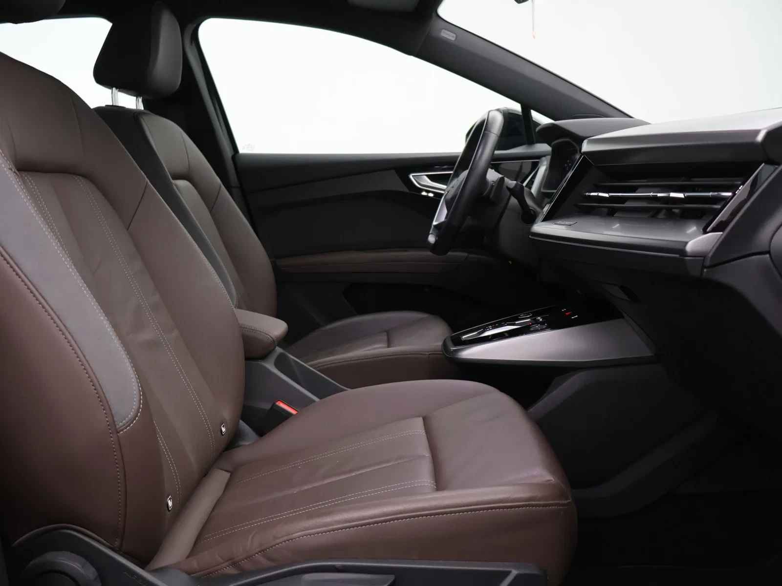 Audi Q4 Sportback e-tron Audi Q4 Sportback S line 40e-tron 204PK *AUTOMAAT*BRUIN LEDER*CRUISE*VIRTUAL COCKPIT*NAVI*APP-CONNECT*PDC*...*