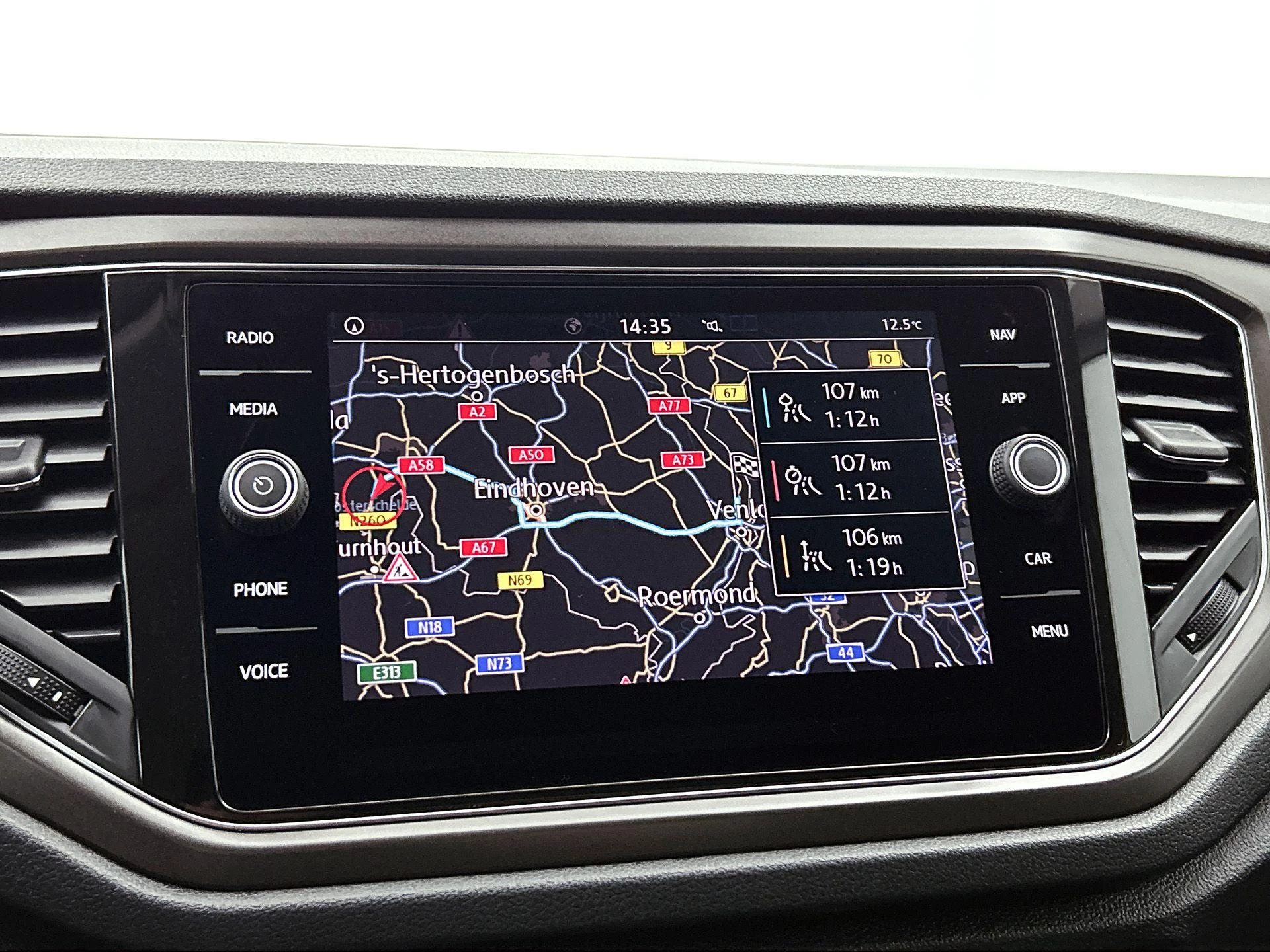 Volkswagen-T-Roc-image-28