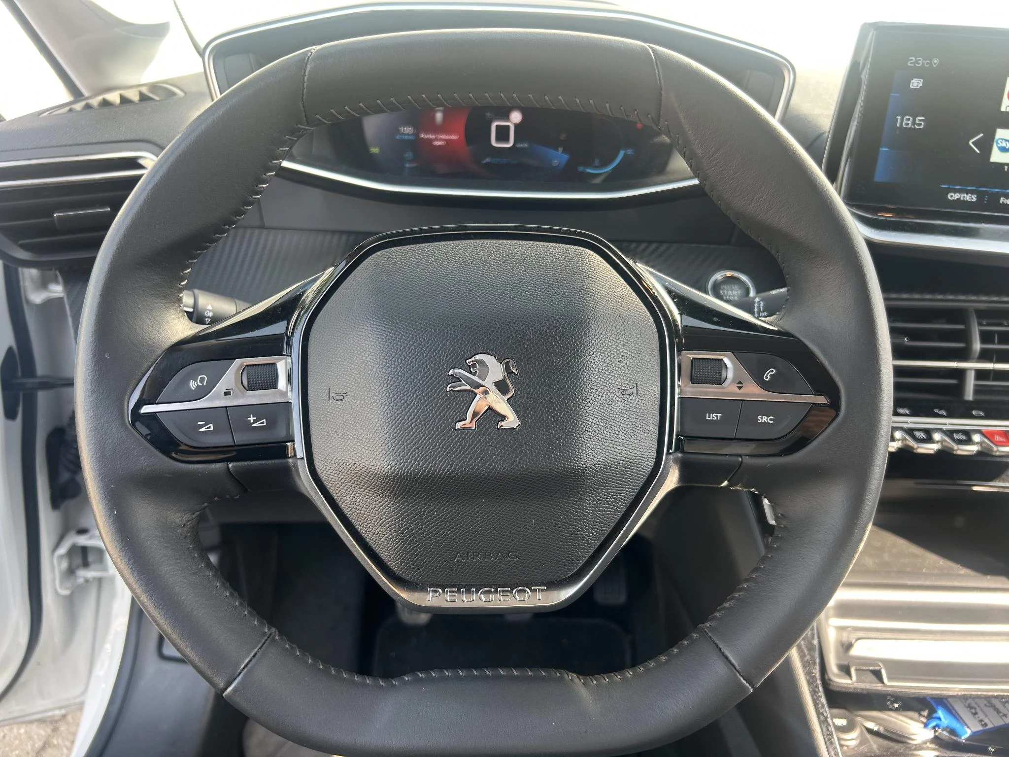 Peugeot-208-image-10