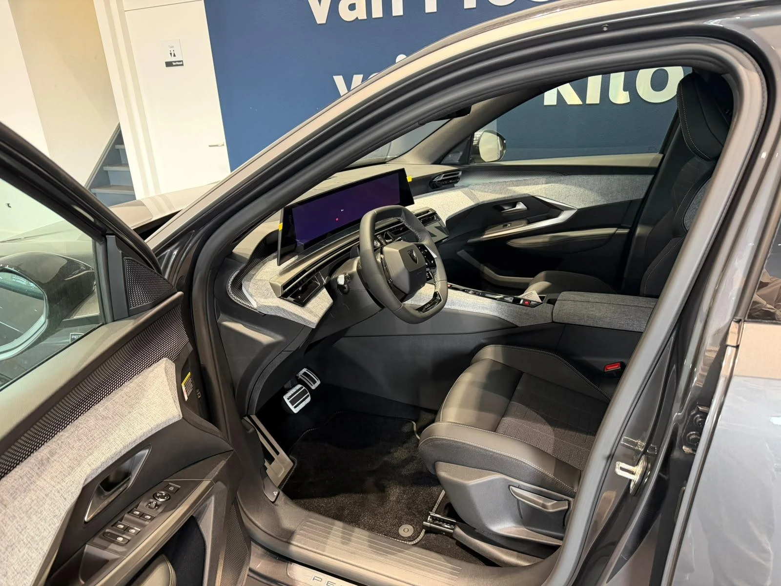 Peugeot-e-3008-image-8