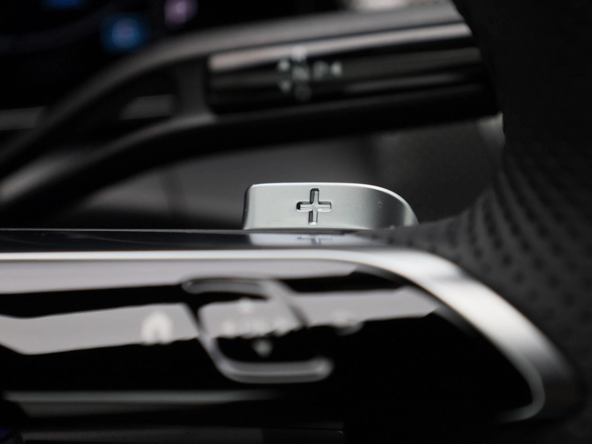 Mercedes-Benz-GLC-image-24