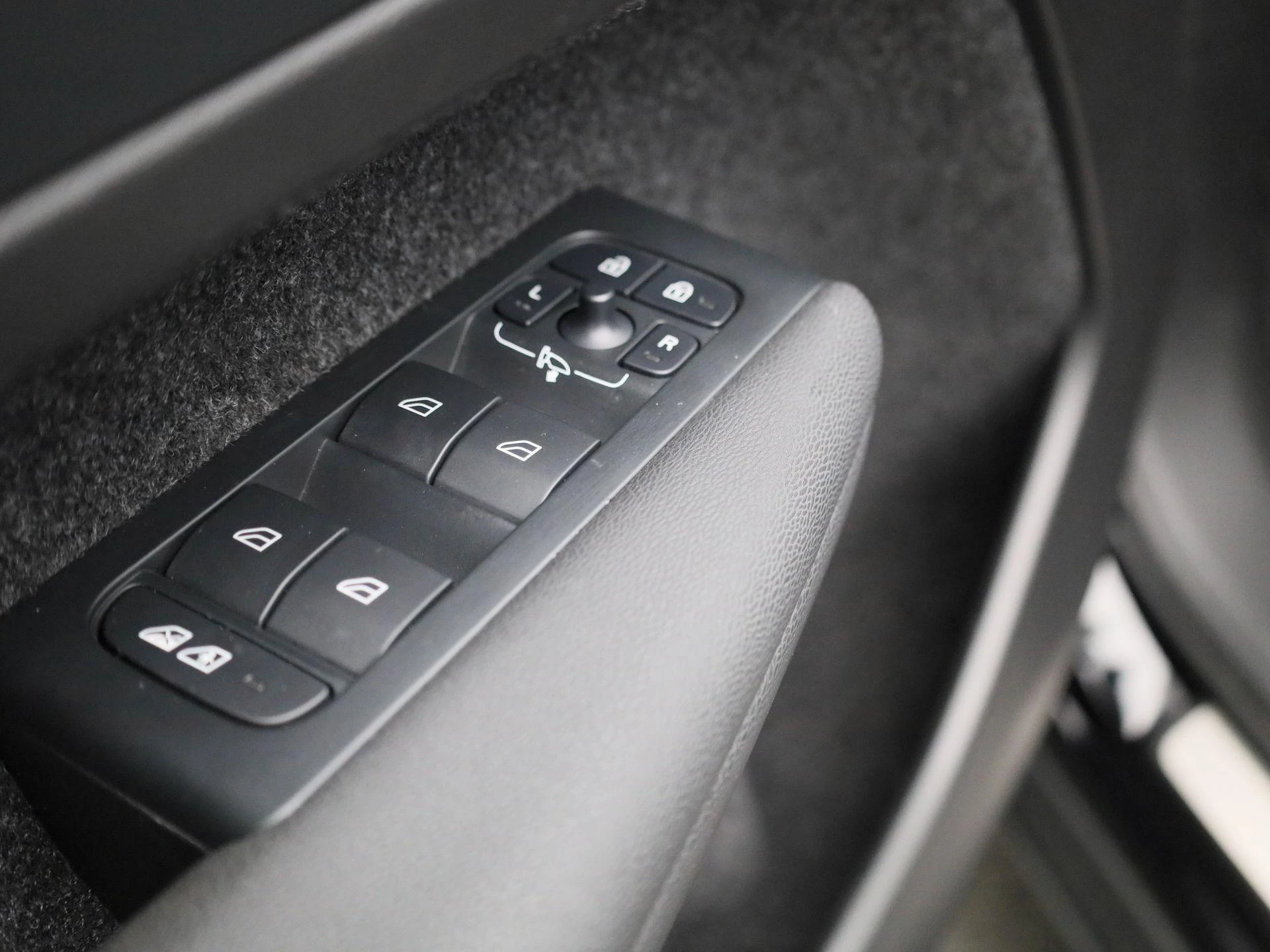 Volvo-XC40-image-29