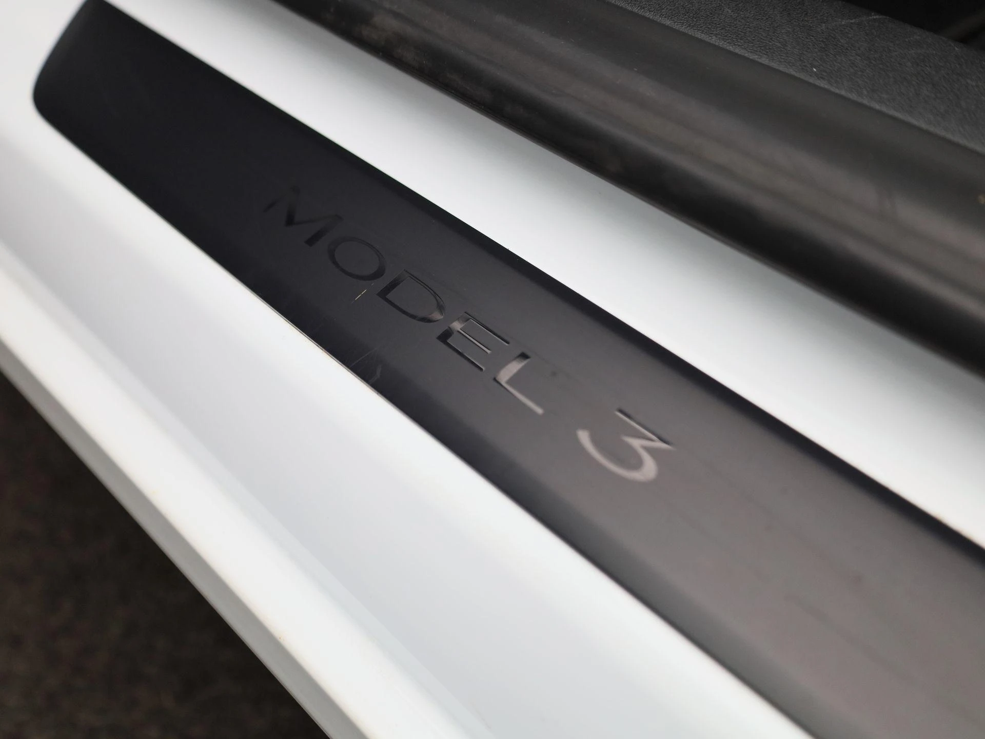 Tesla-Model 3-image-35