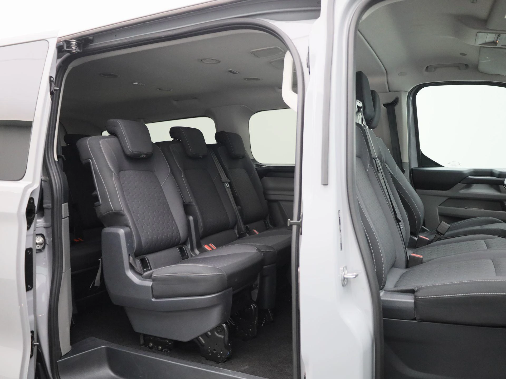 Ford-Transit Custom-image-12