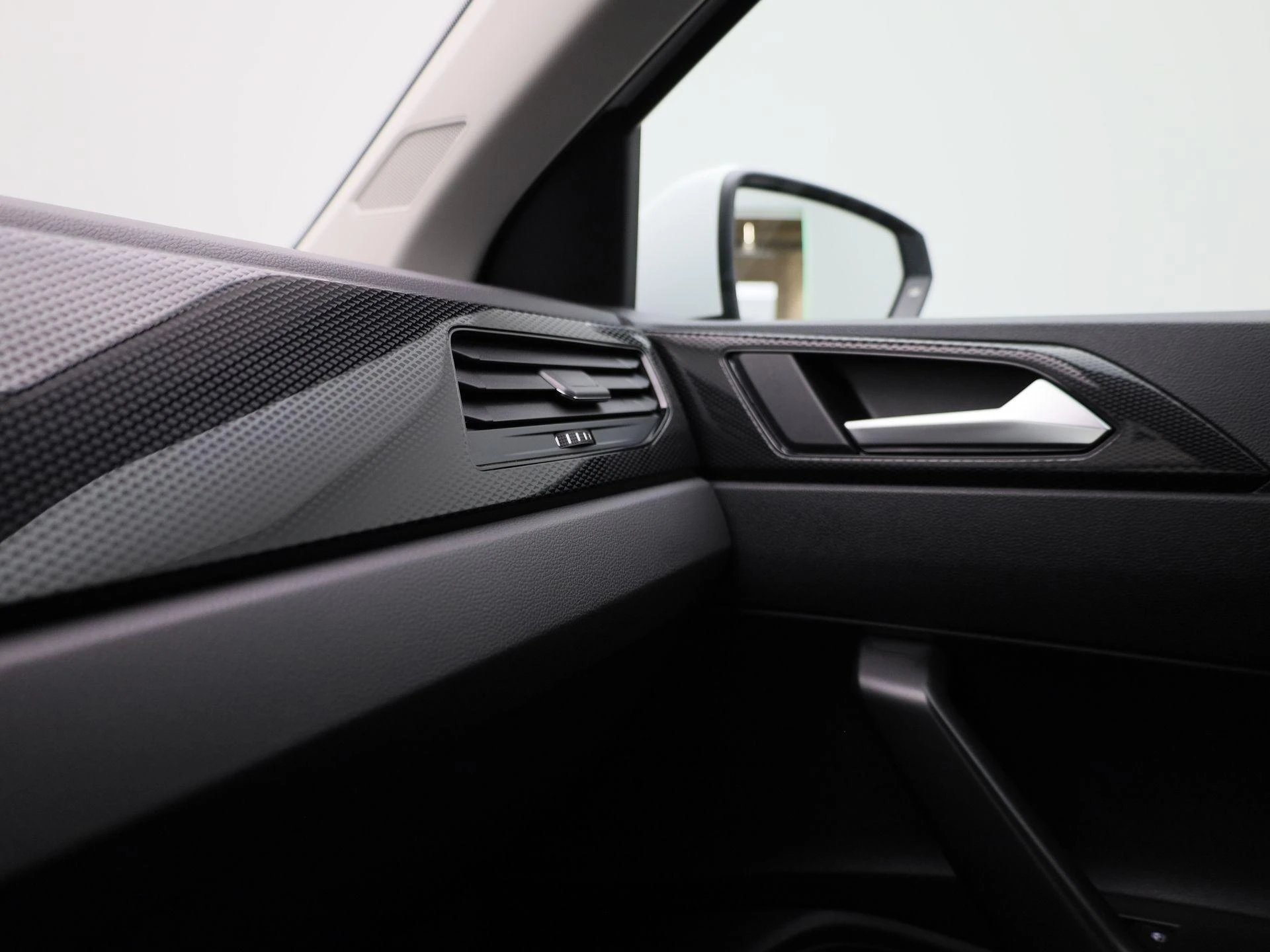 Volkswagen-Polo-image-26