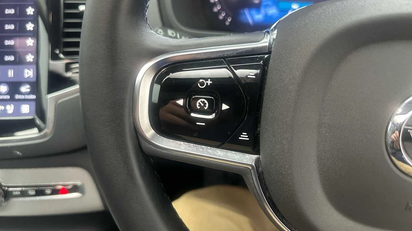 Volvo-XC90-image-33