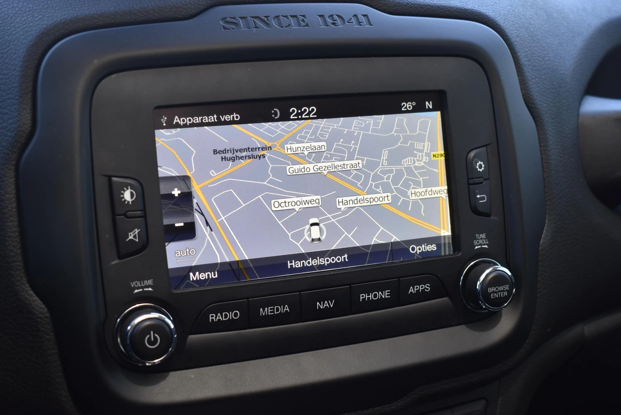 Jeep-Renegade-image-28