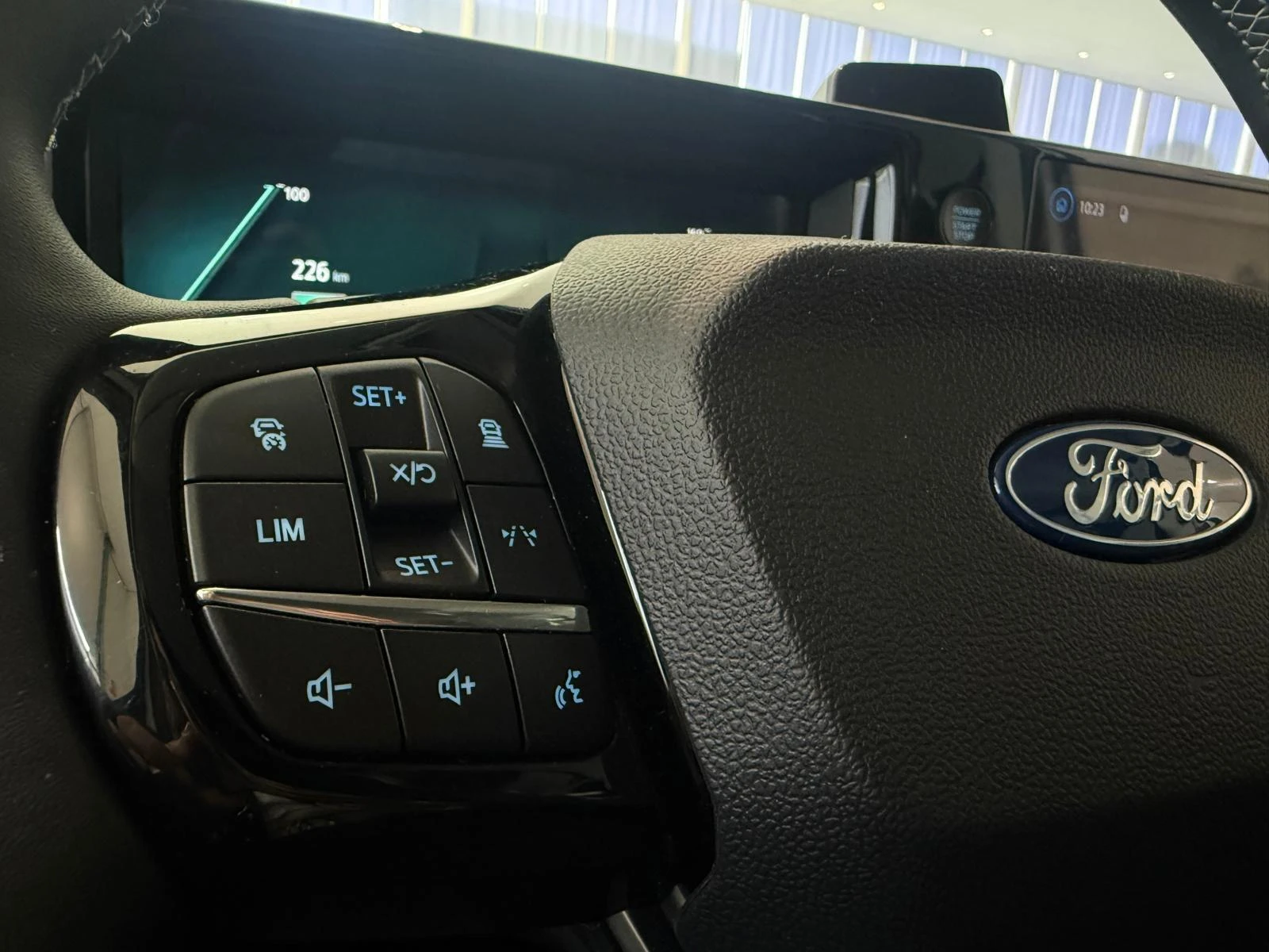 Ford-E-Transit Courier-image-14