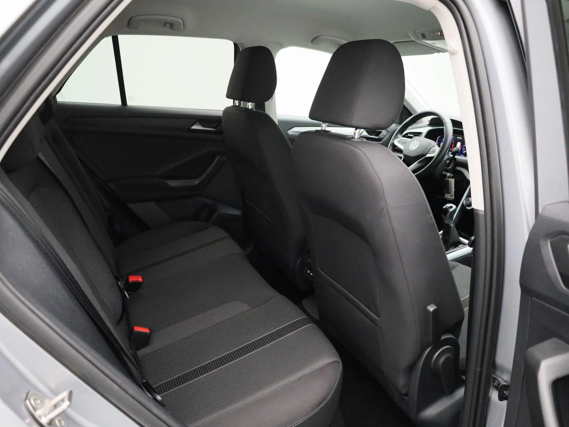 Volkswagen-T-Roc-image-33