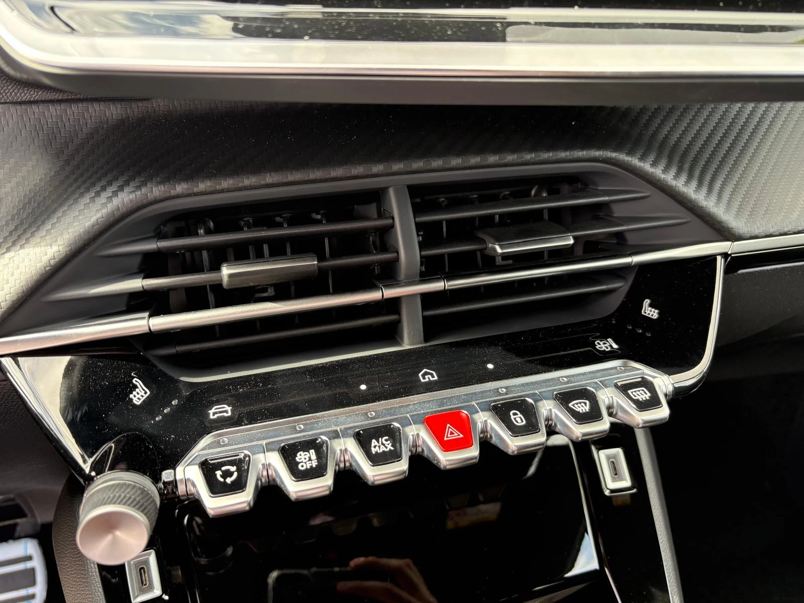 Peugeot-208-image-16
