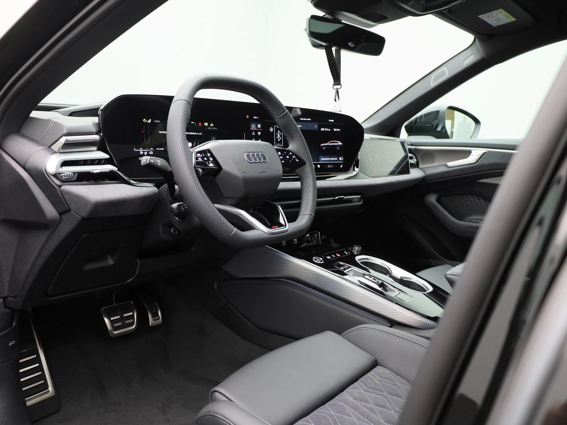 Audi-A6-image-42