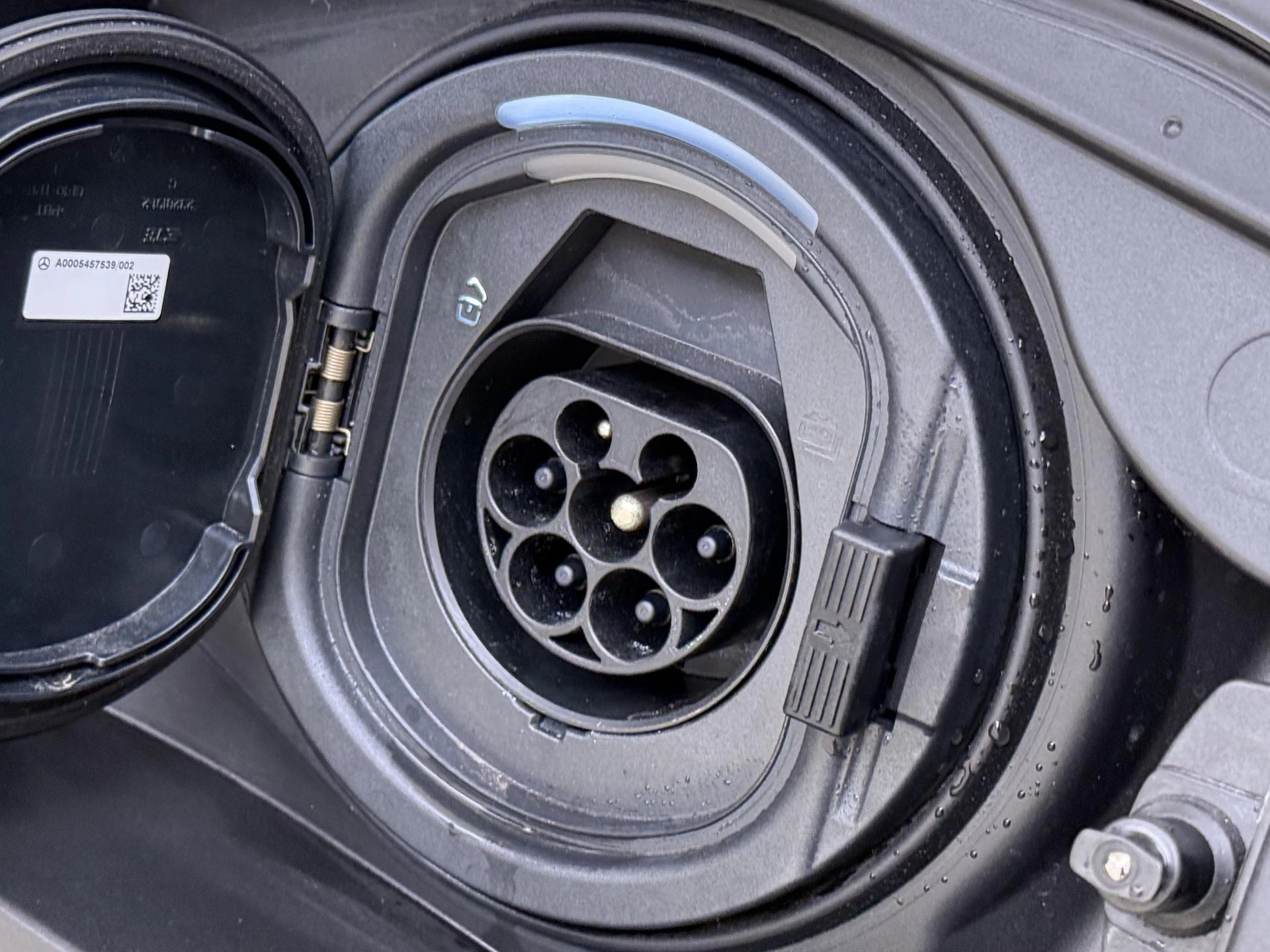 Mercedes-Benz-E-Klasse-image-35