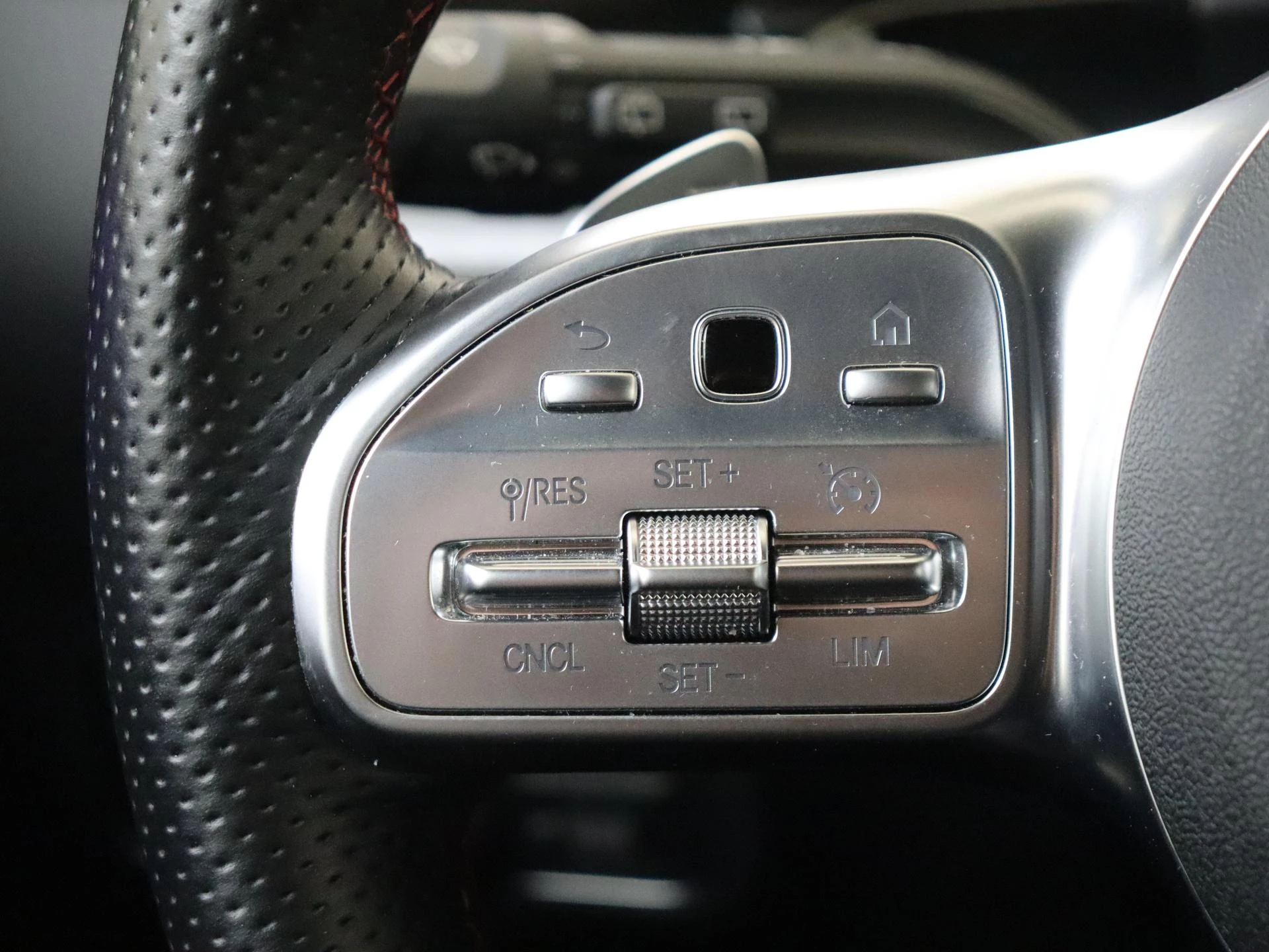 Mercedes-Benz-EQA-image-14