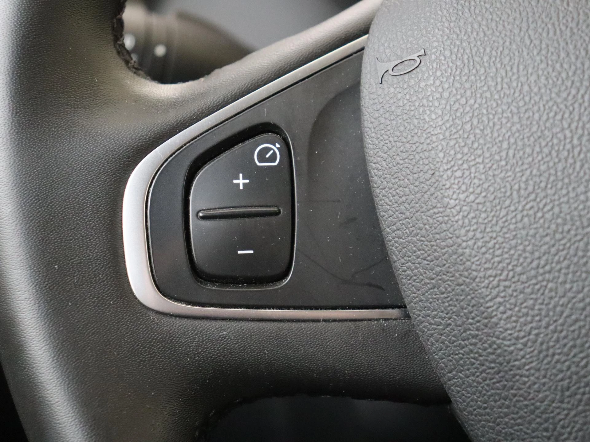 Renault-Captur-image-16