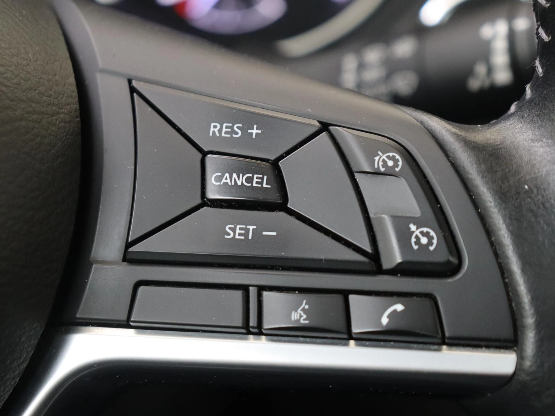 Nissan-QASHQAI-image-17