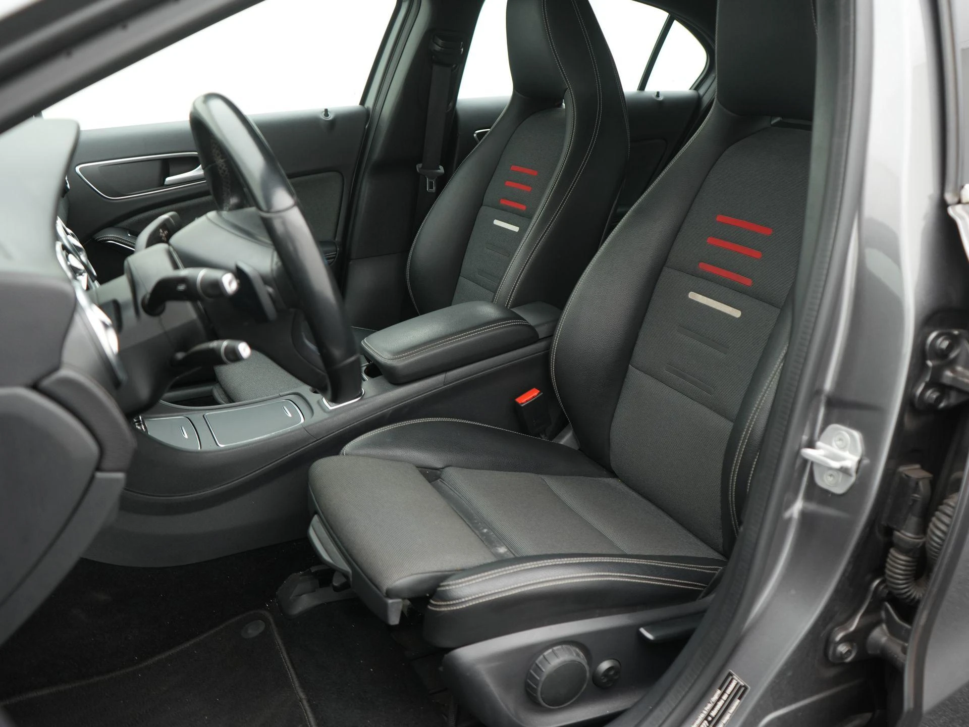 Mercedes-Benz-A-Klasse-image-8
