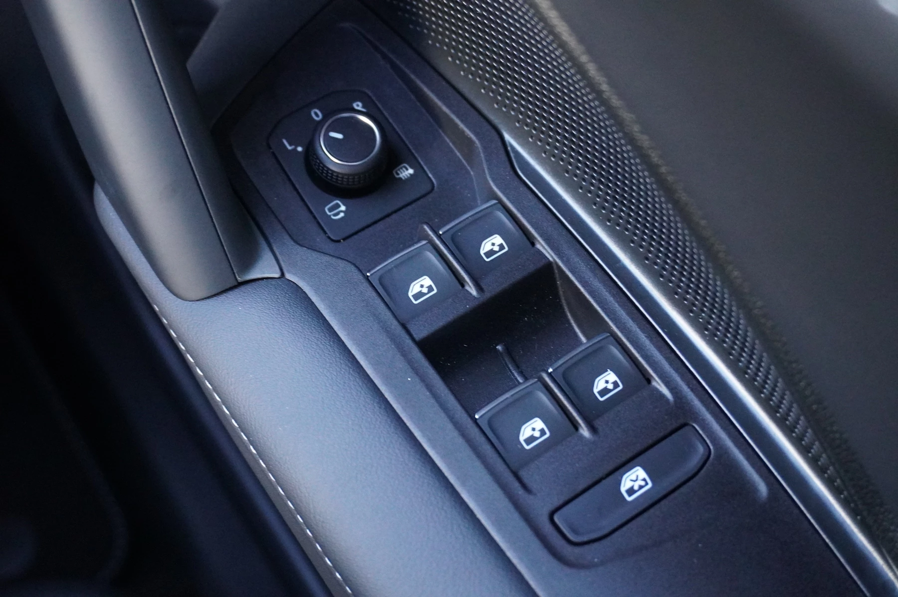 Volkswagen-Tiguan-image-36