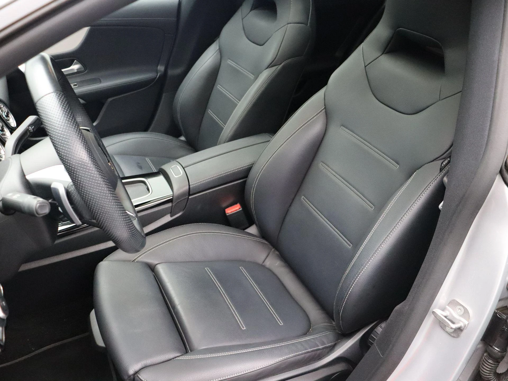 Mercedes-Benz-CLA-image-12