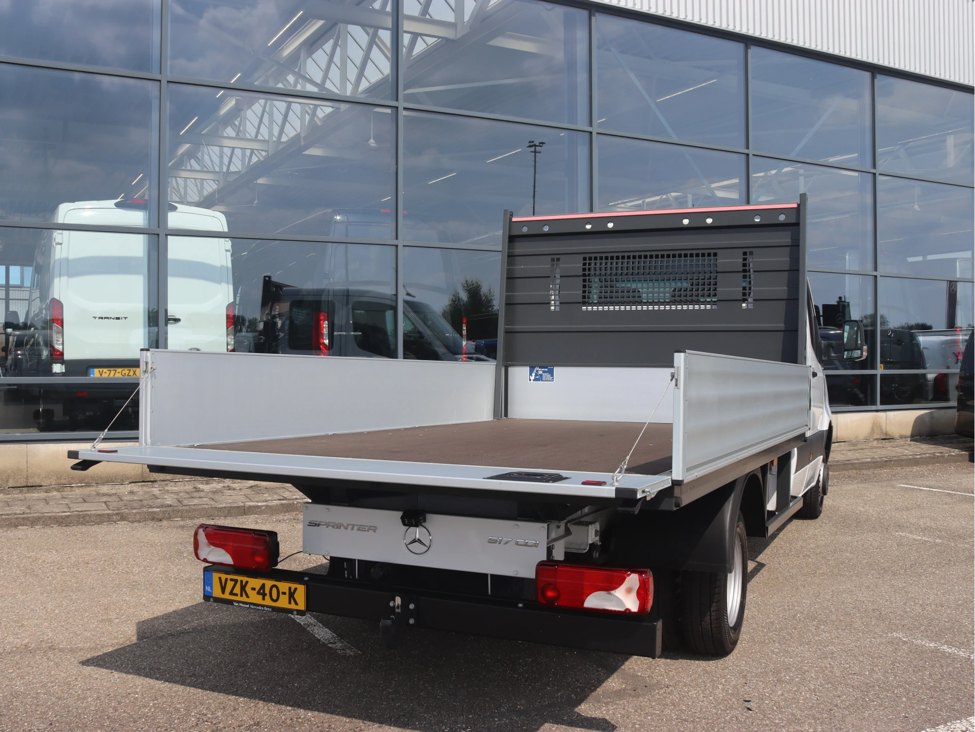 Mercedes-Benz-Sprinter-image-2