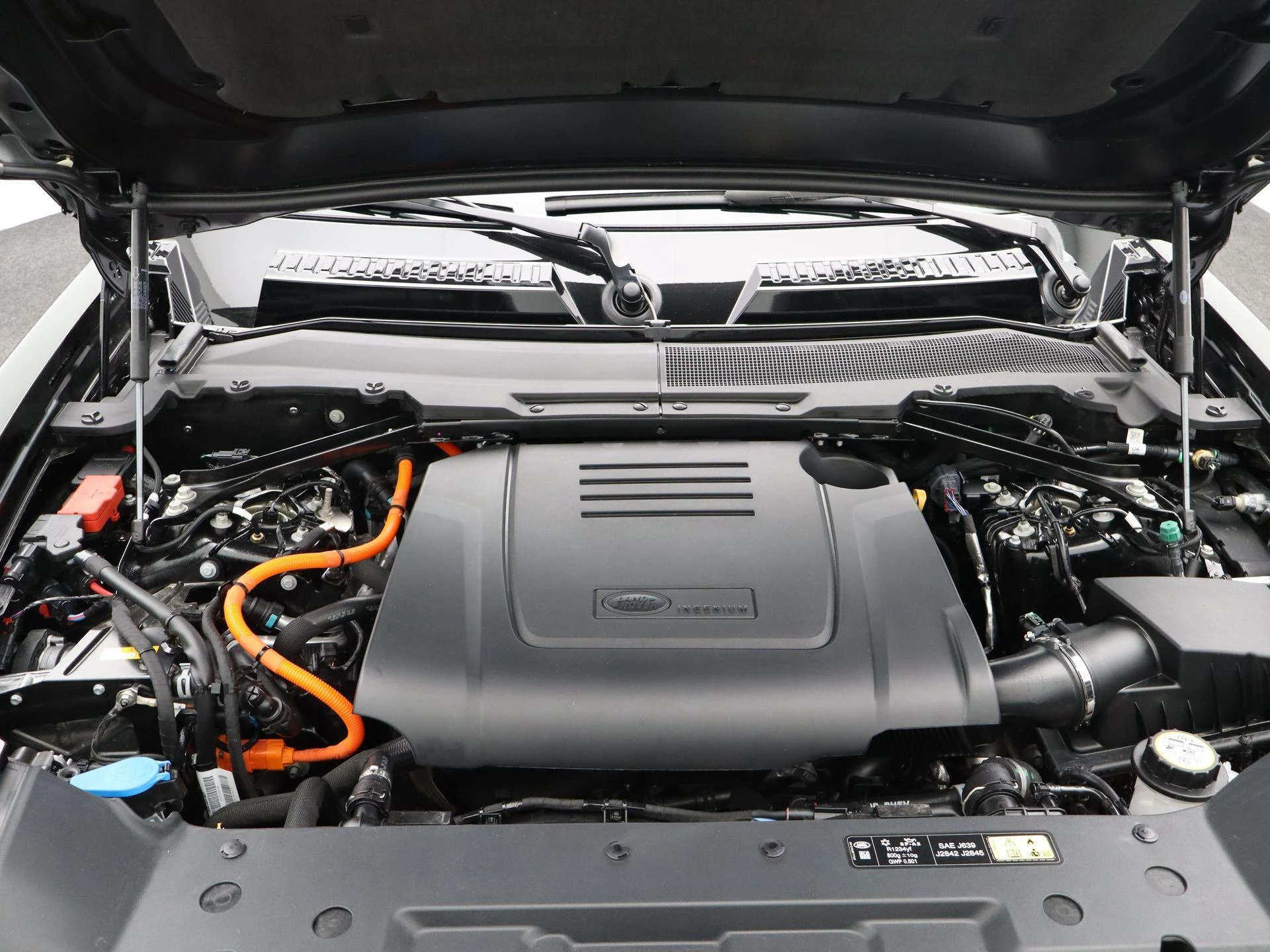 Land Rover Defender 110 2.0 P300e 110 X-Dynamic HSE