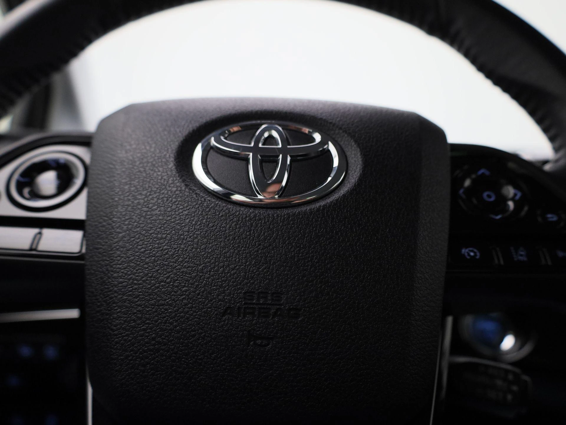 Toyota-Prius-image-32